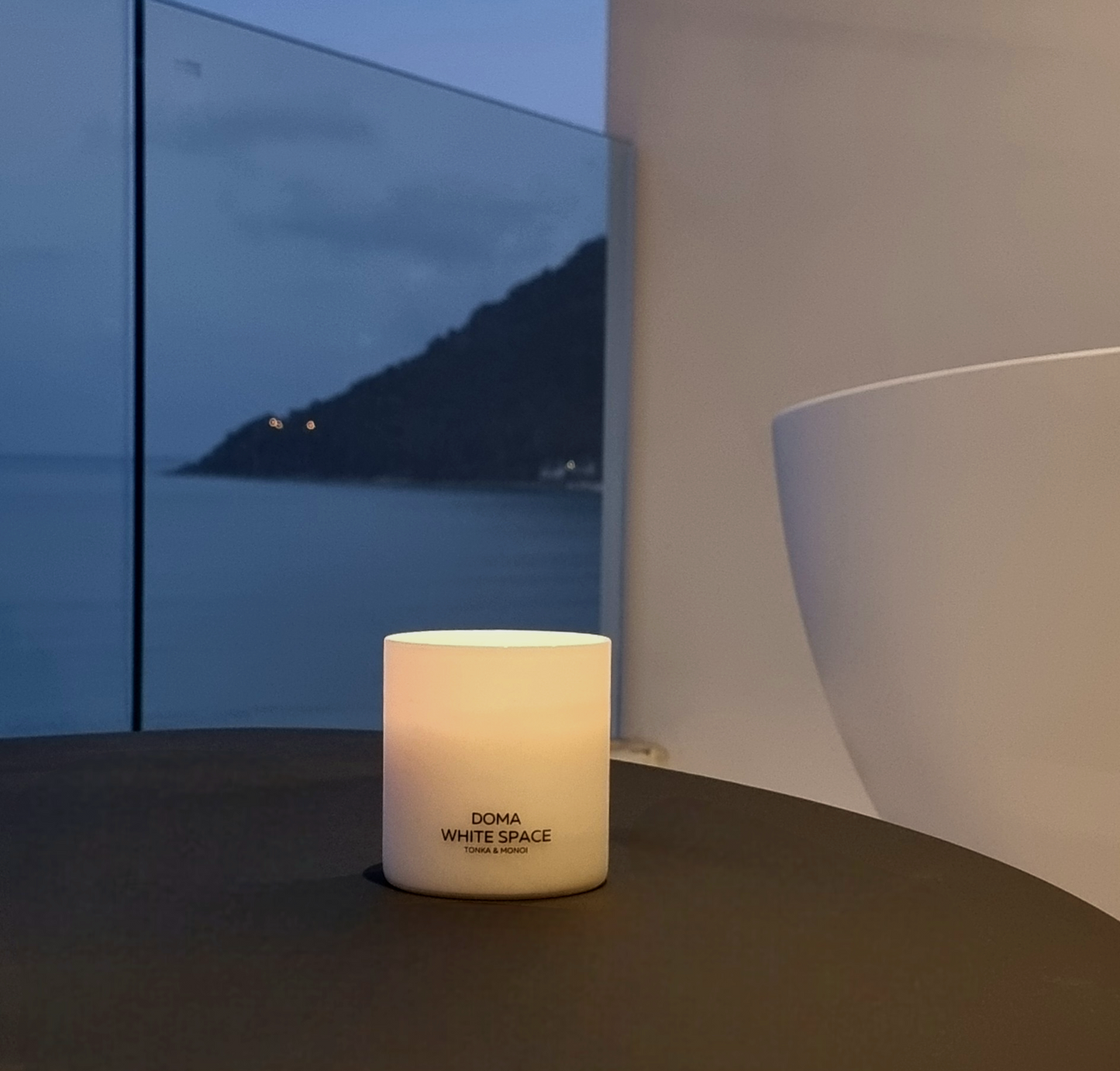 White Space Candle 270g